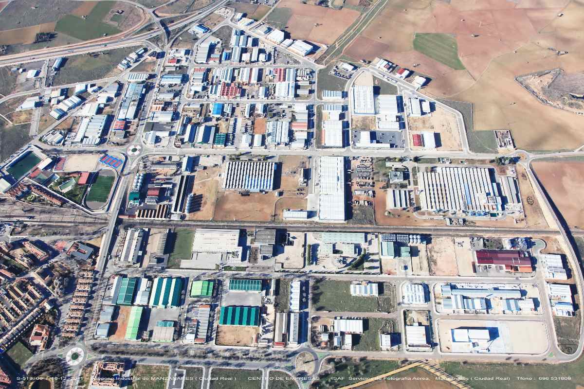 Imagen aérea de uno de los distintos polígonos industriales de Manzanares