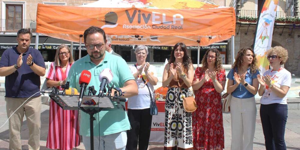 Lectura del manifiesto de VivELA