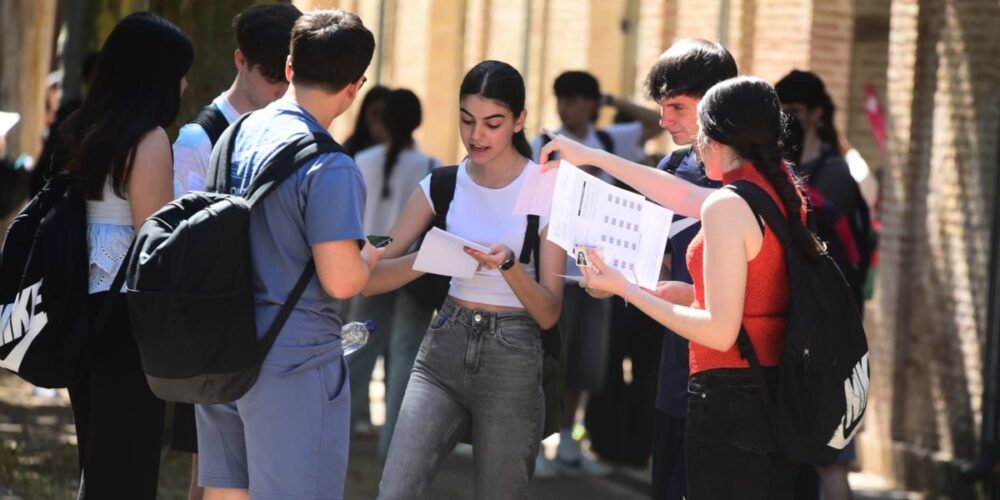 Estudiantes que se han presentado a la PAU 2026 en el campus de Toledo. Foto: ENCLM/Rebeca Arango