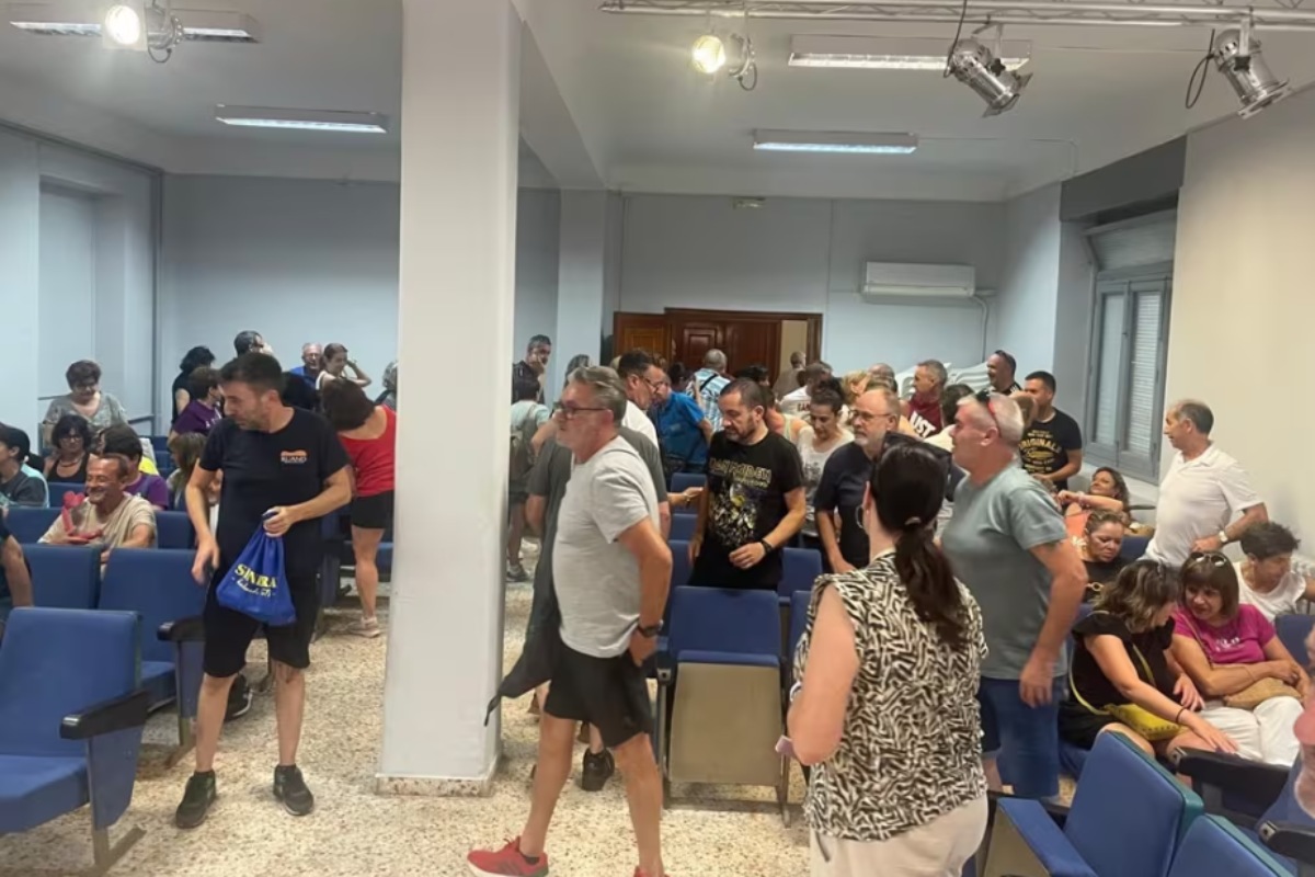 Asamblea de trabajadores del calzado de Almansa. Foto: CCOO y UGT Albacete