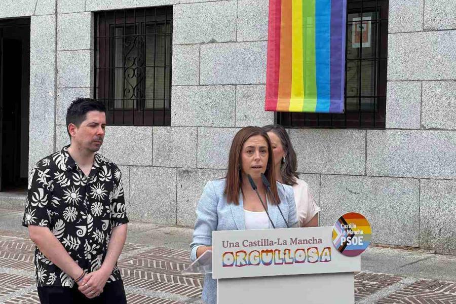 El PSOE de Toledo acusa a Velázquez de «mercadear con los derechos» por no colgar la bandera LGTBI por cuarto año