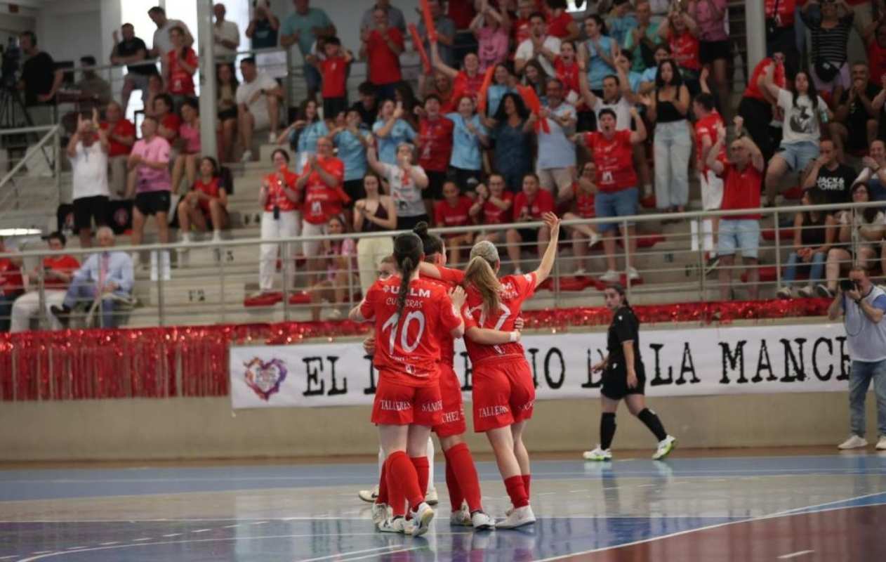 Una celebración de las jugadoras del Almagro FSF. Foto: FFCM.