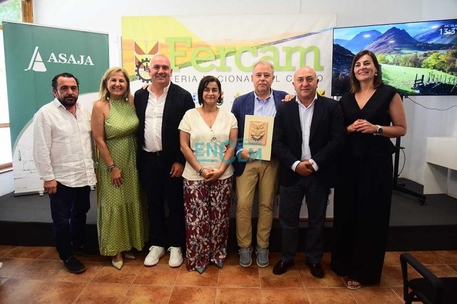 Fotos | Antonio Gómez Olmos recoge el premio de Asaja por ser referente del periodismo agrario en Castilla-La Mancha