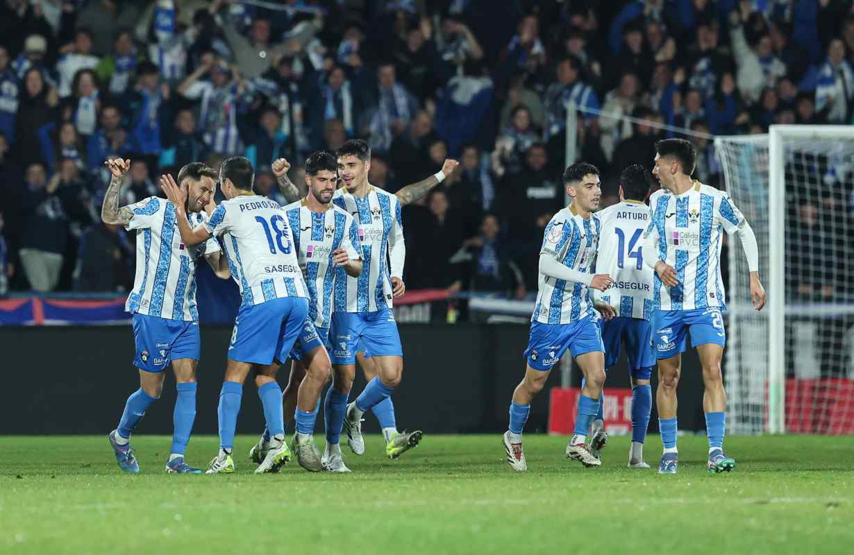 El CF Talavera celebra un gol en su partido de Copa del Rey ante el Real Madrid. Foto: EP.