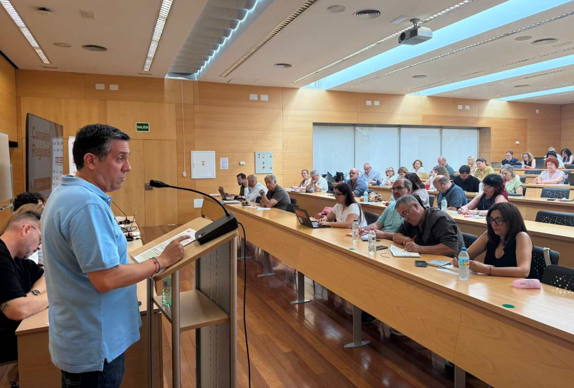 Javier Ortega, ante el Consejo Regional de CCOO de Castilla-La Mancha.