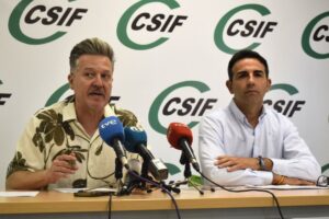El presidente de CSIF Educación Castilla-La Mancha, Juan Luis Martínez y Rubén Gómez, responsable de CSIF Educación Toledo