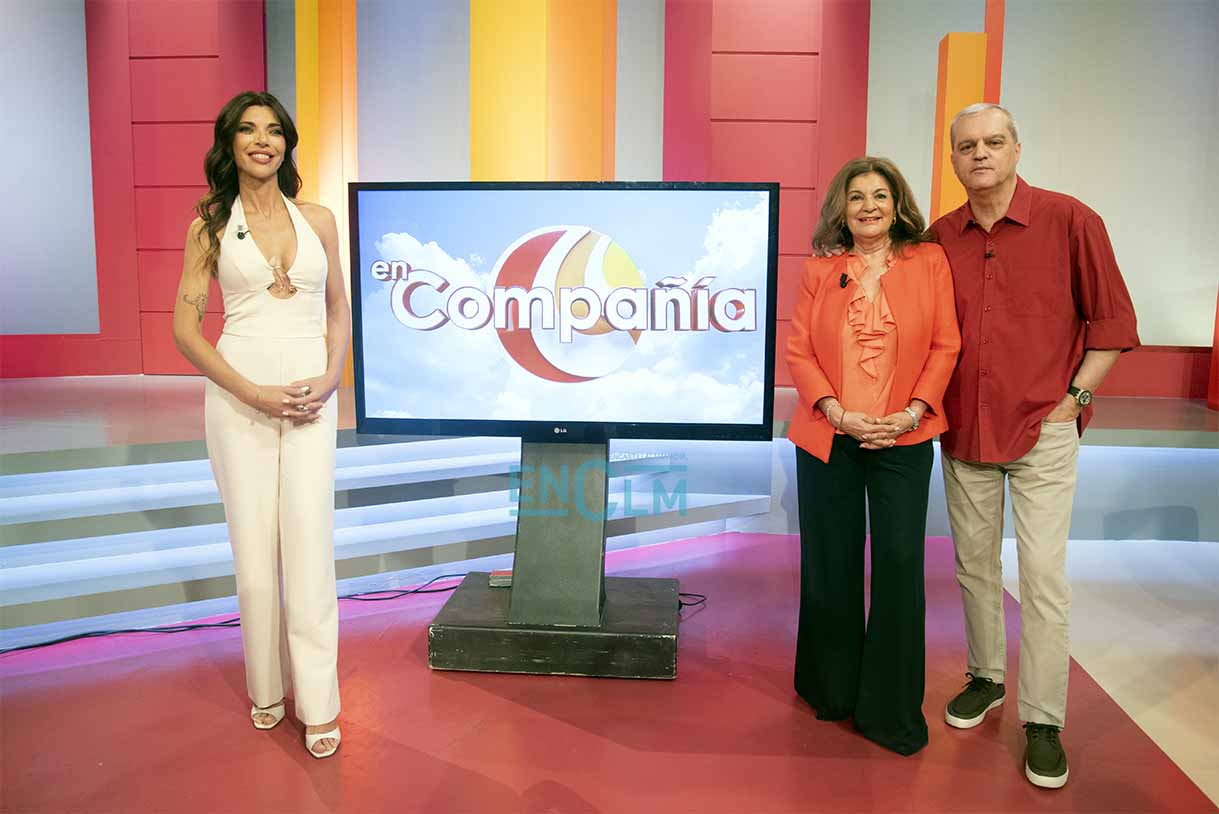 Los presentadores de En Compañía, Ramón García y Gloria Santoro, y la directora general de Castilla-La Mancha Media, Carmen Amores