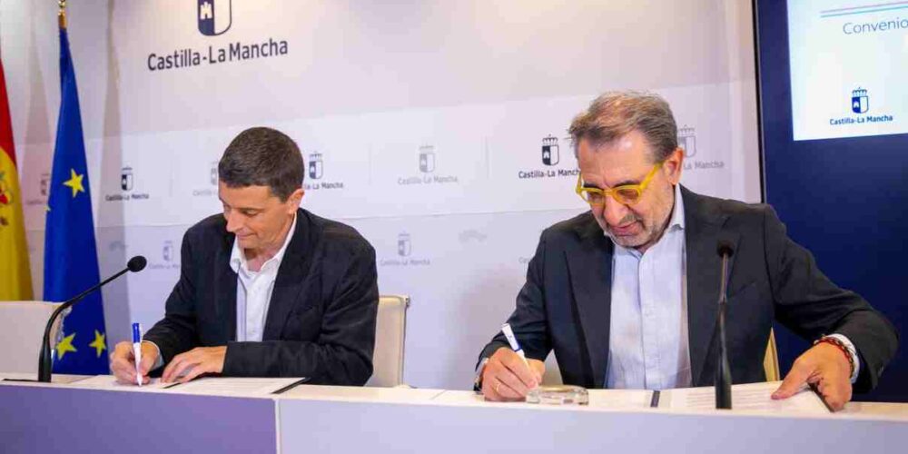 El Gobierno de Castilla-La Mancha firma un convenio con el INSS y con mutuas para la mejora en la gestión de la incapacidad temporal y de la asistencia sanitaria.