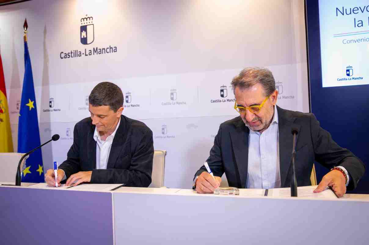 El Gobierno de Castilla-La Mancha firma un convenio con el INSS y con mutuas para la mejora en la gestión de la incapacidad temporal y de la asistencia sanitaria.