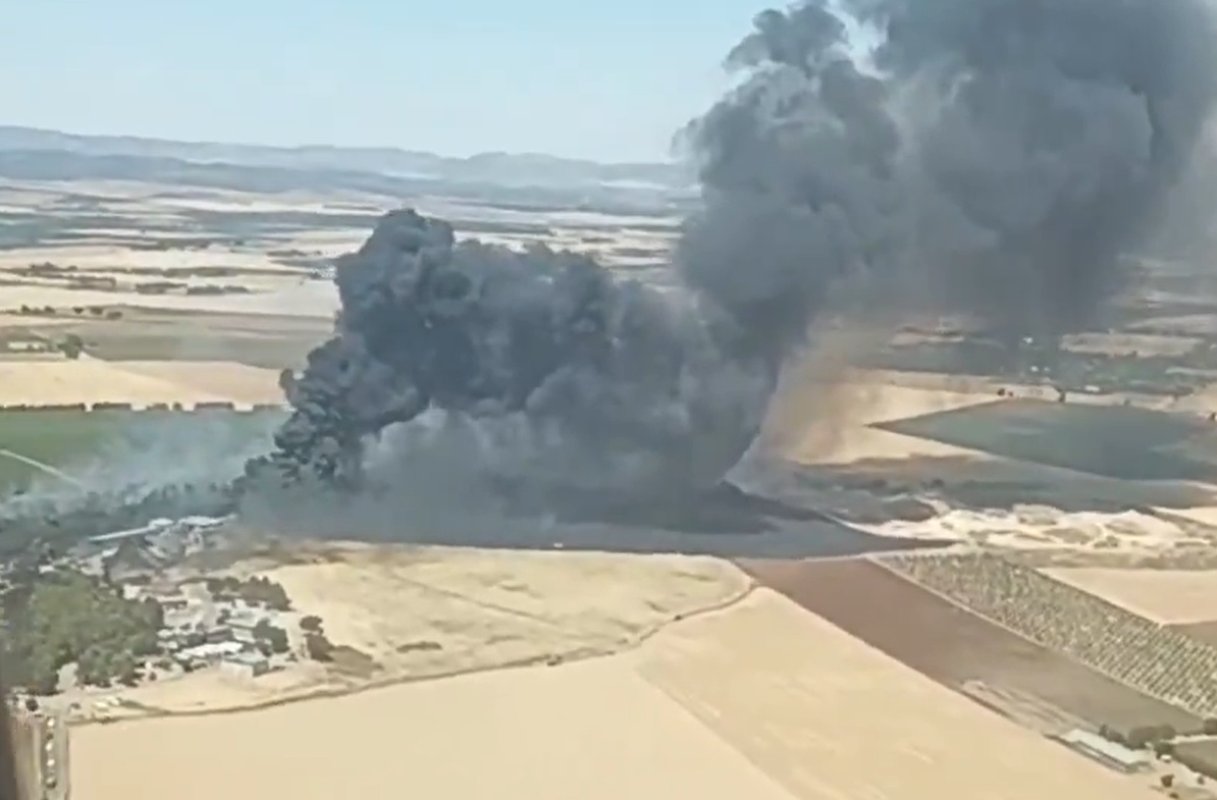 Así estaba el incendio en el punto limpio a media tarde.