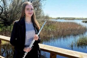 La joven también ha acabado el Grado Profesional de Flauta Travesera en el Conservatorio Profesional de Música ‘Marcos Redondo'