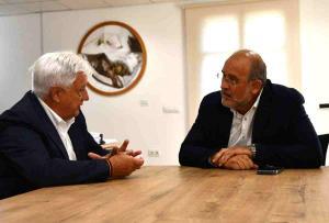 Reunión entre el vicepresidente primero, José Luis Martínez Guijarro, con el presidente de Recamder, Jesús Ortega.