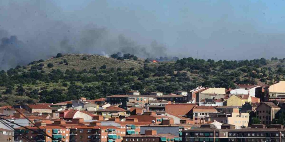 Imagen del incendio en la Academia de Infantería. Foto: Rebeca Arango.