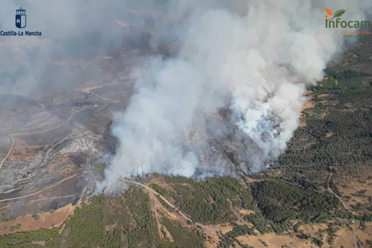Incendio en una pedanía de Calzada de Calatrava, en Ciudad Real.