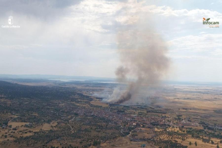 Se declara un incendio en Largartera (Toledo): trabajan medios terrestres y 16 personas