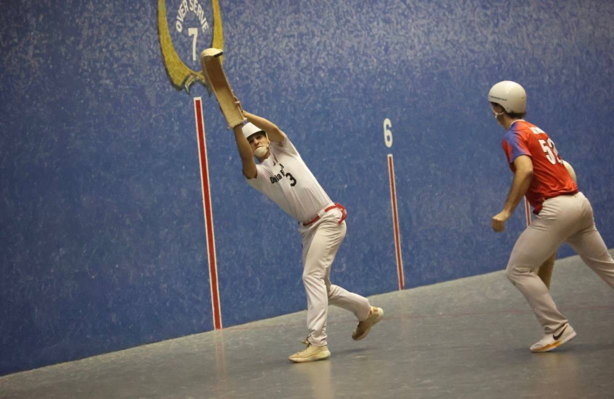 Javier Urrutia, estrenándose de profesional en Miami. Foto: Danny Erdocio.