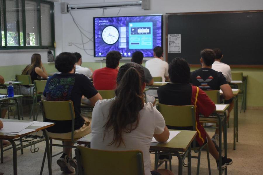 Más de 7.100 personas se presentan a las oposiciones de maestros en Castilla-La Mancha