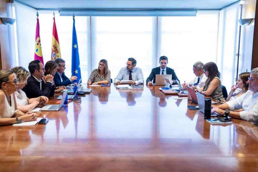 Núñez asegura que Page volvió a «defraudar» en el Comité del PSOE: «Es cobarde ante Sánchez»