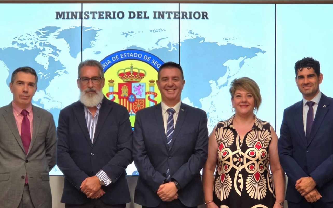 La Secretaría de Estado de Seguridad, el presidente de la Diputación de Albacete y la presidenta de la Asociación de Cuchillería.