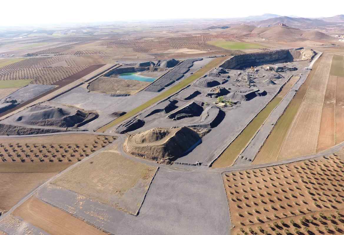 Vista aérea de la cantera de Benito Arnó e Hijos, S.A.U. Foto: Benito Arnó e hijos SAU.