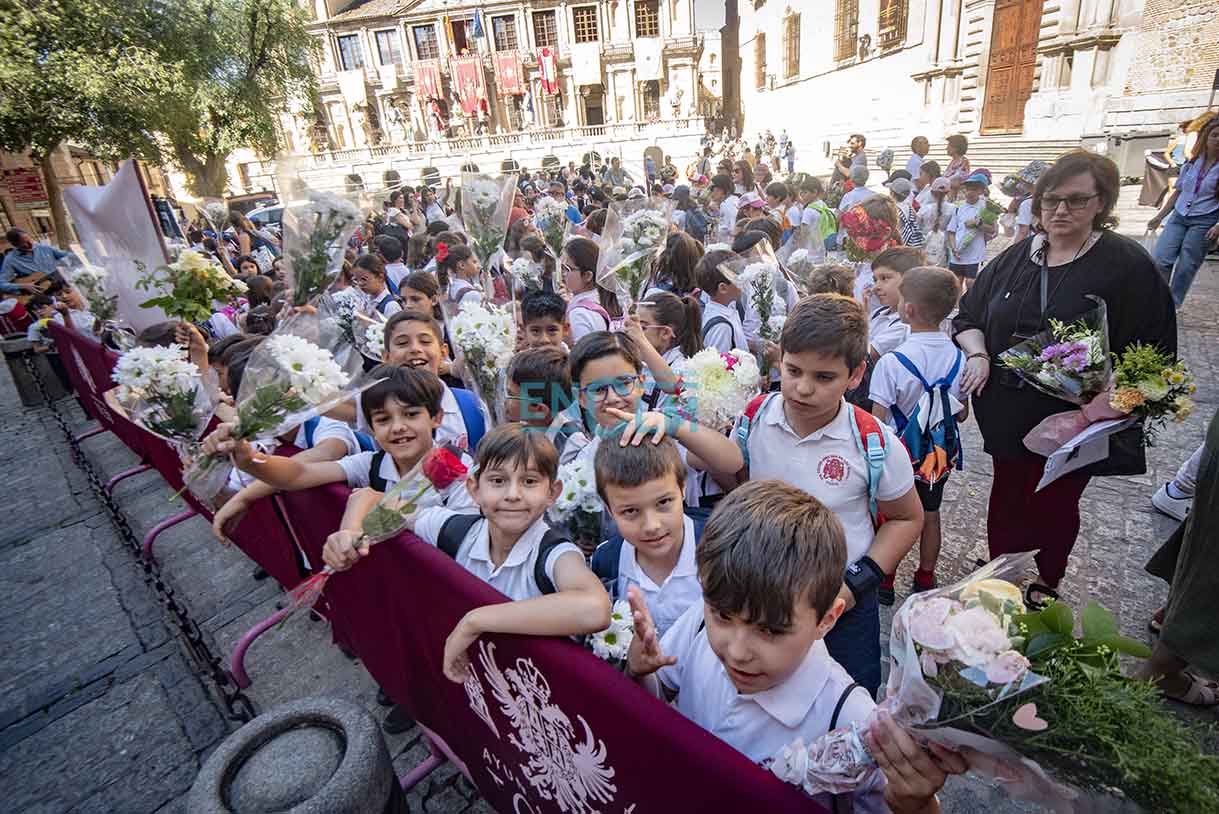 Los niños fueron recobidos por el arzobispo Francisco Cerro.