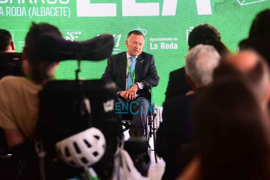 Izquierdo pone voz a los enfermos de ELA: entre la esperanza de la investigación y la frustración por el retraso de la ley