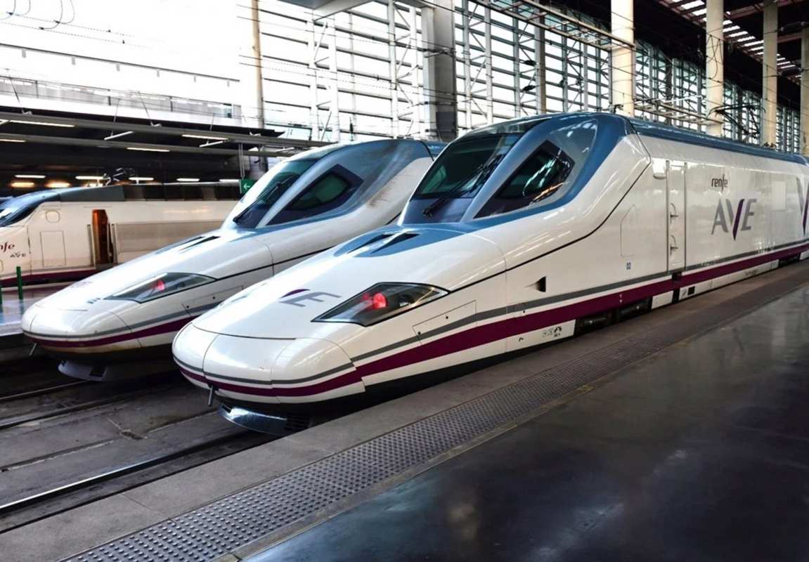 Trenes AVE de Renfe. Foto: Facua.