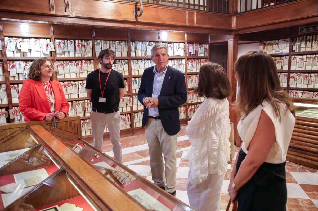 José Pablo Sabrido asistió a la presentación de los actos por la Semana Internacional de los Archivos.