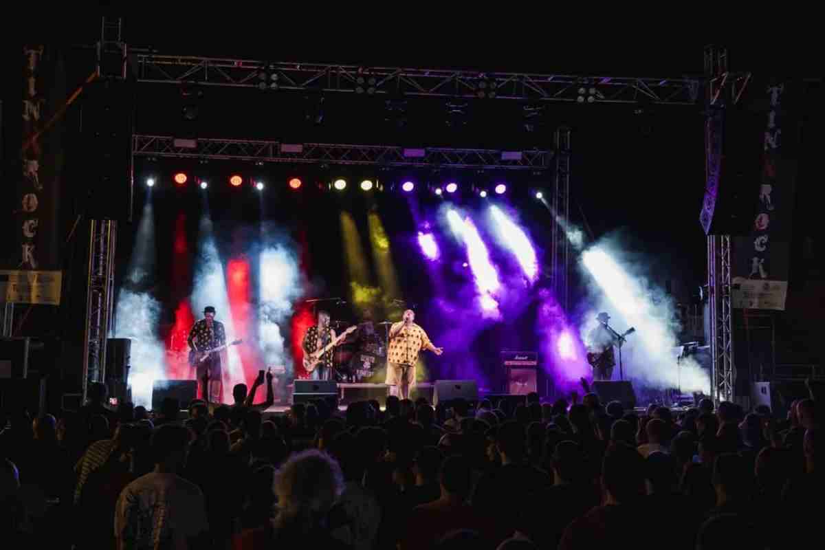 Imagen del concierto de Benito Kamelas en el Tina&Rock 2025, en Villalba del Rey.