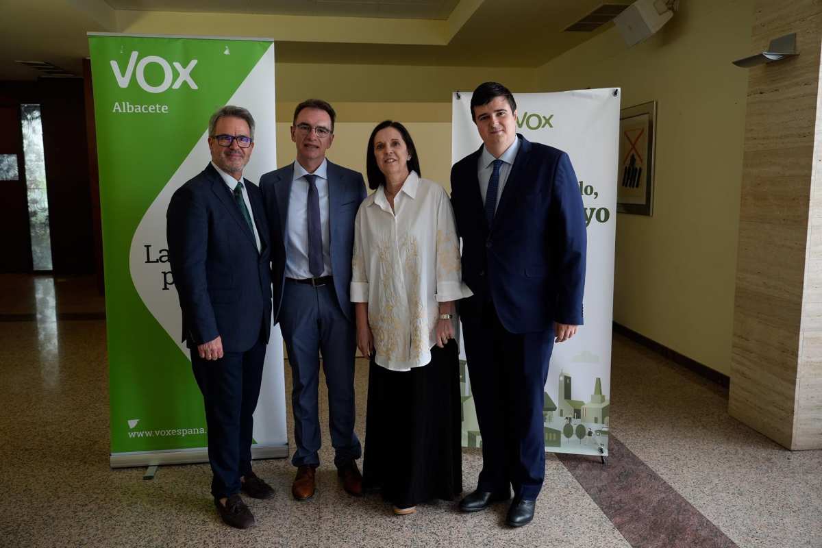 Javier García Morcillo es el segundo por la izquierda.