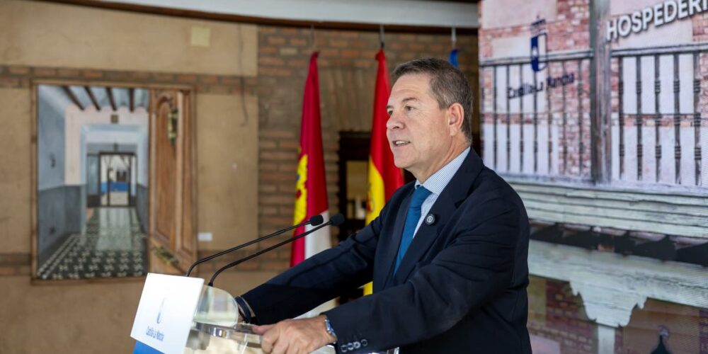 El presidente de Castilla-La Mancha, Emiliano García-Page, en la inauguración de la Almazara del Marqués