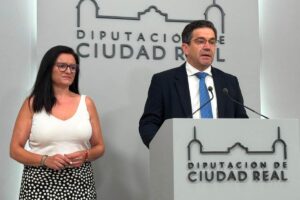 El presidente de la Diputación, Miguel Ángel Valverde, y la portavoz, Rocío Zarco
