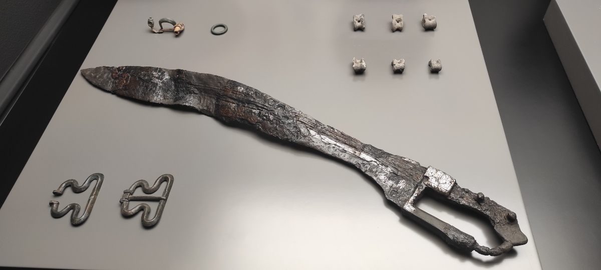 Falcata descubierta en el Cerro de Alarcos y expuesta en el Museo de Ciudad Real