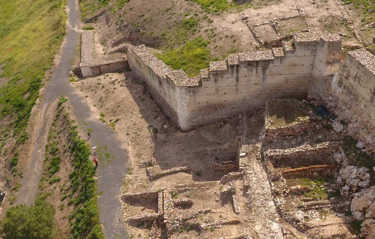 Fosas de despojos en el yacimiento de Alarcos