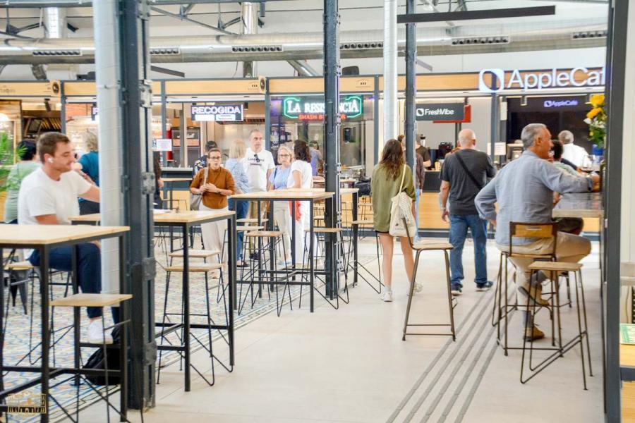 El ‘San Miguel’ manchego: sushi, hamburguesas, vinos y producto fresco en un mercado histórico