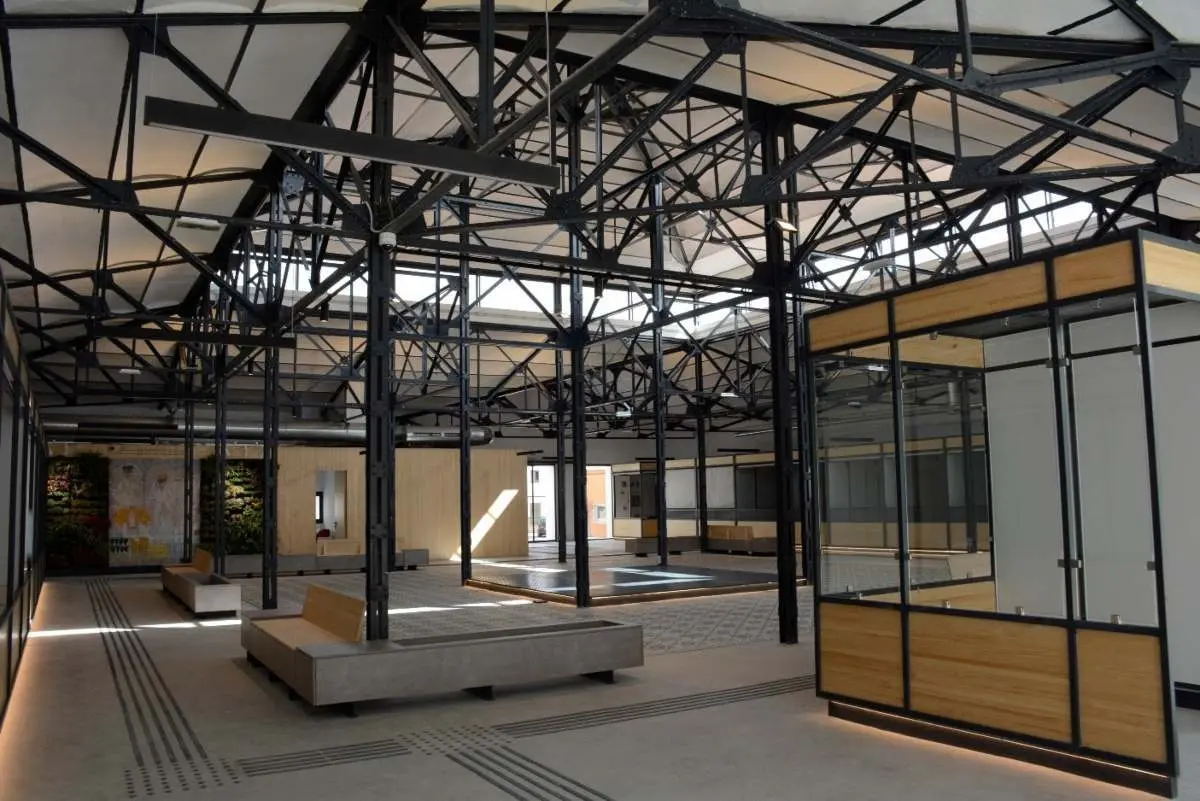 Interior del mercado tras sus obras de rehabilitación