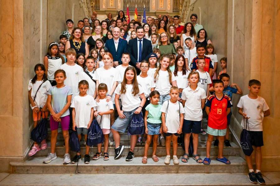De las sirenas de Ucrania a la tranquilidad de Ciudad Real: 32 menores pasan el verano con familias de acogida