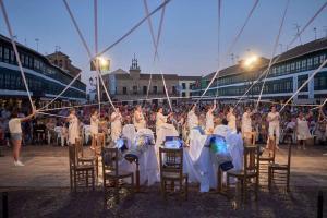 Una de las actividades llevadas a cabo en la Plaza Mayor de Almagro en el seno del Festival Internacional de Teatro Clásico