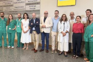 Varios profesionales sanitarios del SESCAM durante el balance de donaciones del primer semestre de 2026