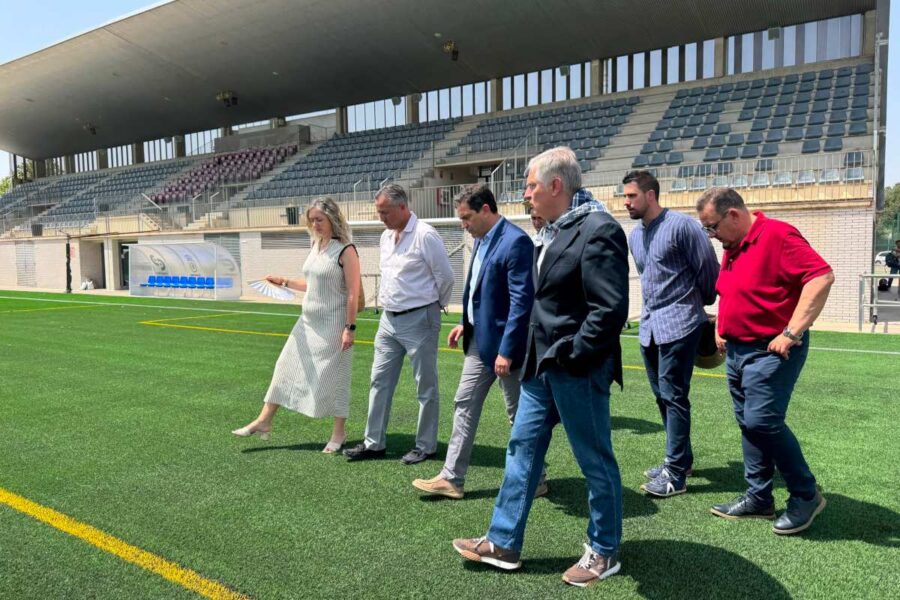 Ciudad Real estrena nuevo césped en la Ciudad Deportiva Sur y estudia ampliar su graderío para convertirse en un estadio
