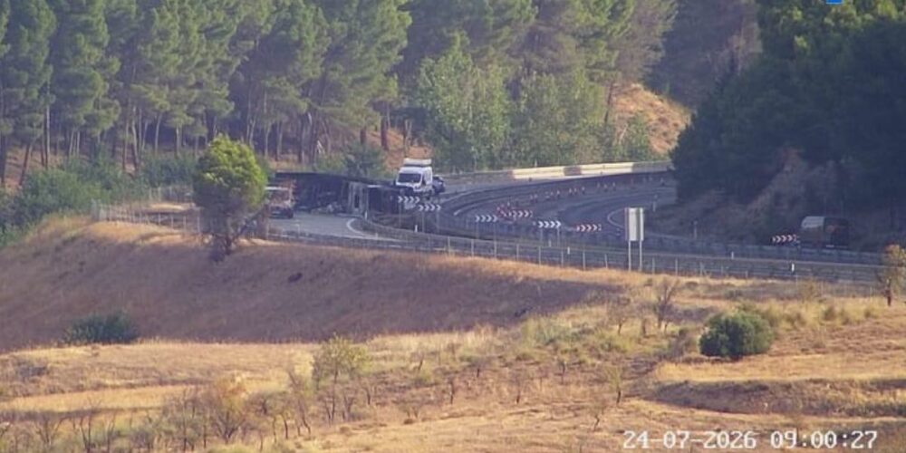 Accidente de tráfico en la A-4 a la altura de La Guardia (Toledo). Foto: DGT