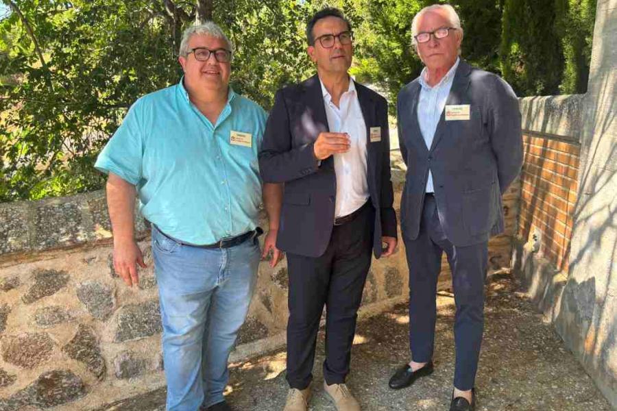 Tres pueblos gobernados por el PP exigen a la Junta «soluciones urgentes ante el deterioro» de sus infraestructuras educativas