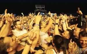 La actuación sorpresa de la banda cartagenera Arde Bogotá.