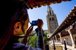 Una turista en la Catedral de Toledo. Rebeca Arango.