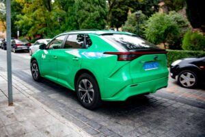 Coche de Bolt circulando por Toledo. Foto: Rebeca Arango.