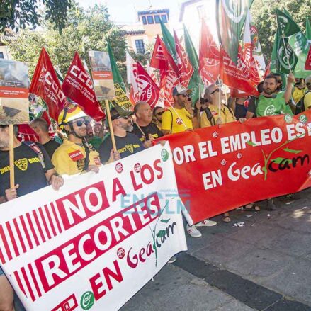 Fotos | Los bomberos forestales de CLM exigen en Toledo más personal y más duración de las campañas de extinción — imagen 1