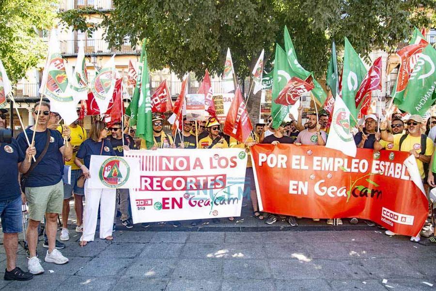 Bomberos del Infocam piden la dimisión de la consejera y critican «recortes»: «Es un peligro para nosotros, para el monte y para la región»
