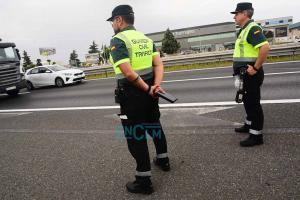 Imagen de archivo de varios agentes de la Guardia Civil de Tráfico - Foto: Rebeca Arango.