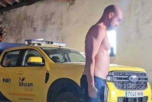 Daniel Cepeda, el bombero forestal de Toledo que vive en una camper.