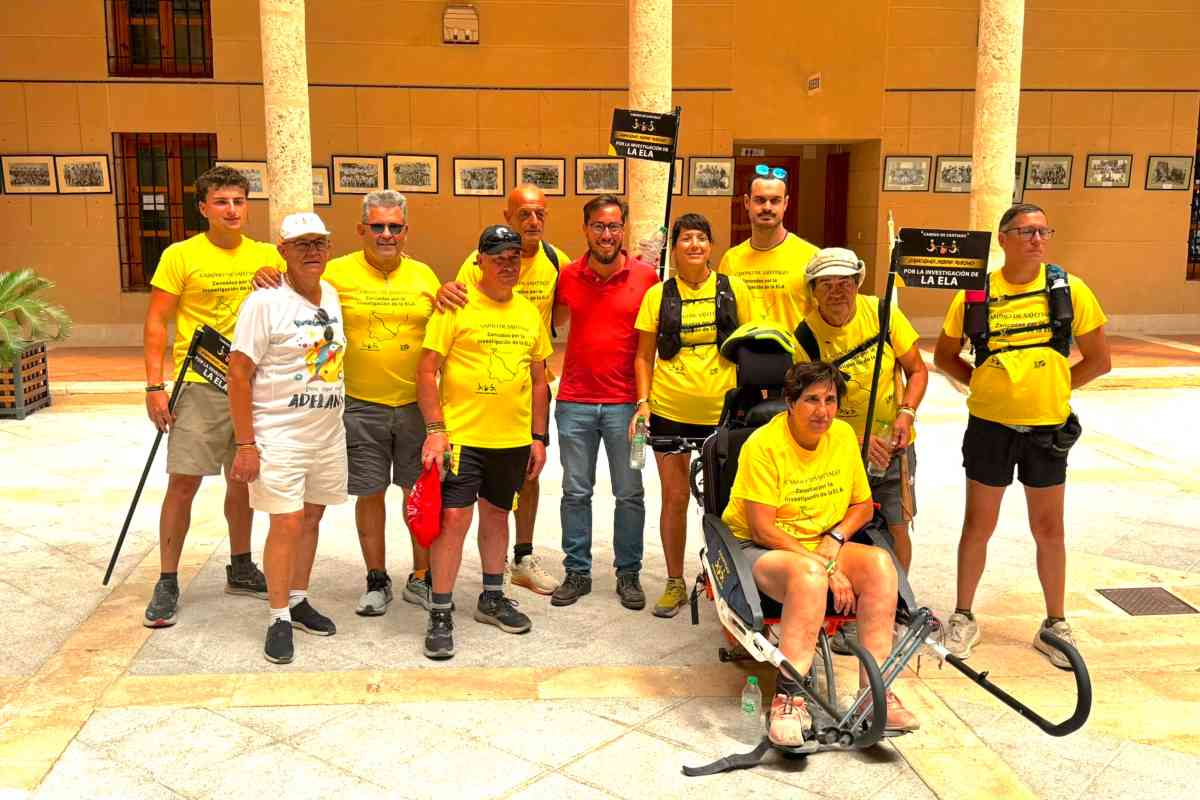 El grupo solidario, cuando llegó al Palacio Pedro I de Torrijos.